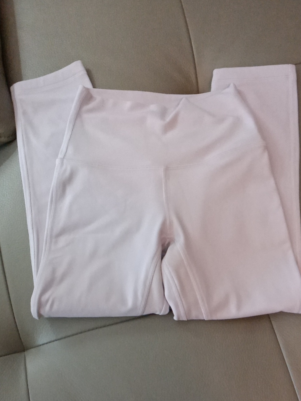 Lululemon High-Waist Light Purple Active Capri Leggings NWOT